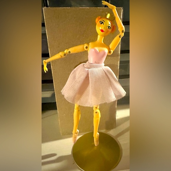 PYLONES designer Crea Crea Beautiful Poseable Jointed Ballerina Doll Toy Clara - Picture 3 of 6
